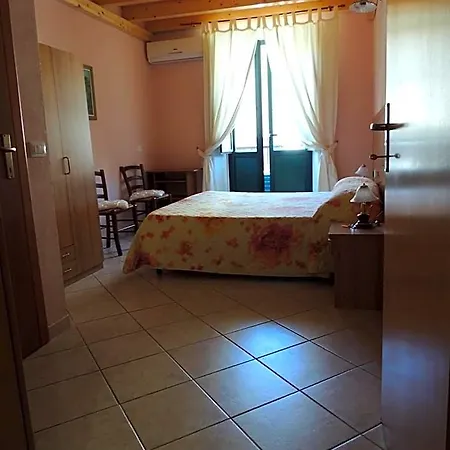 La Marina Bed & Breakfast