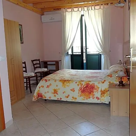 La Marina Bed & Breakfast 3*