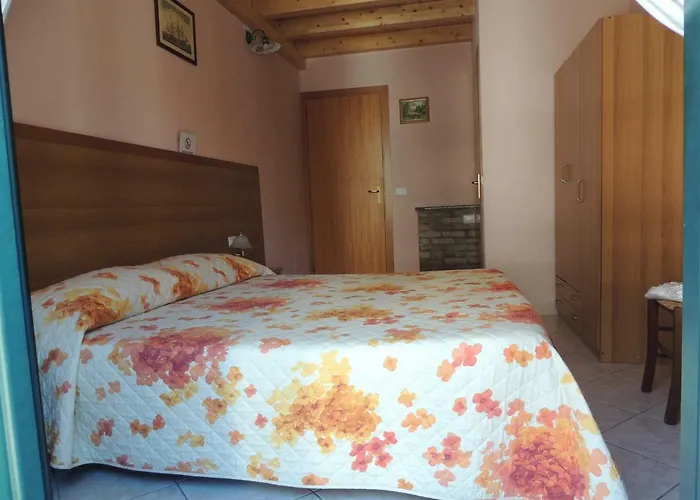 Couette-café La Marina 3*